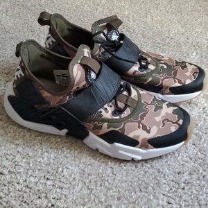 Nike Camo Hurache